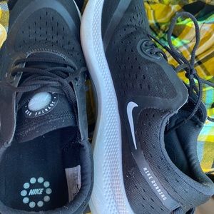 Woman’s joyride run nike shoes